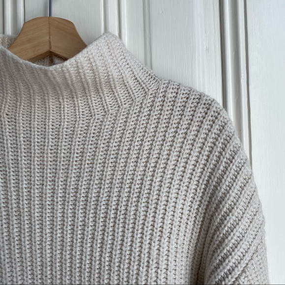 GAP Cream Knit Turtleneck Sweater - Picture 2 of 6